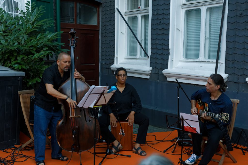 Trio Ladas
